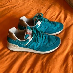 Women’s 574 New Balance. Teal blue. Gently used.